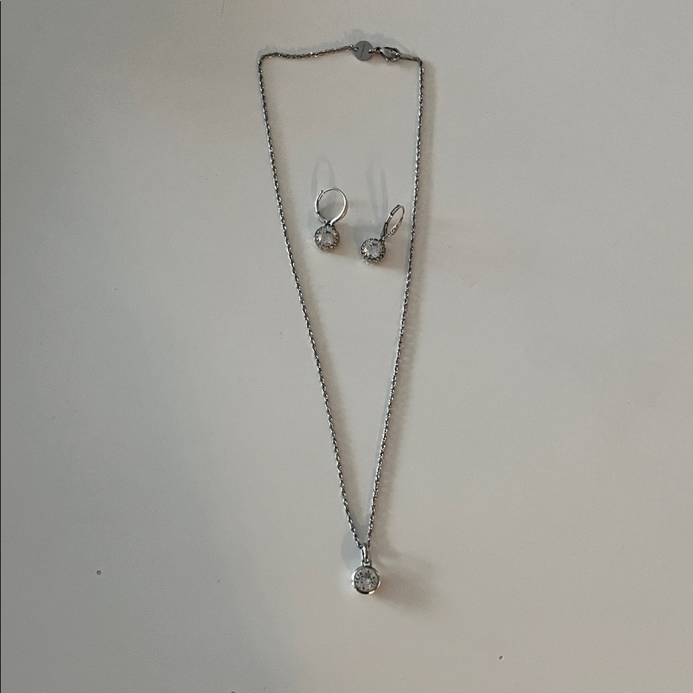 Elegant Brosway Silver Necklace and Earring Set with crystal